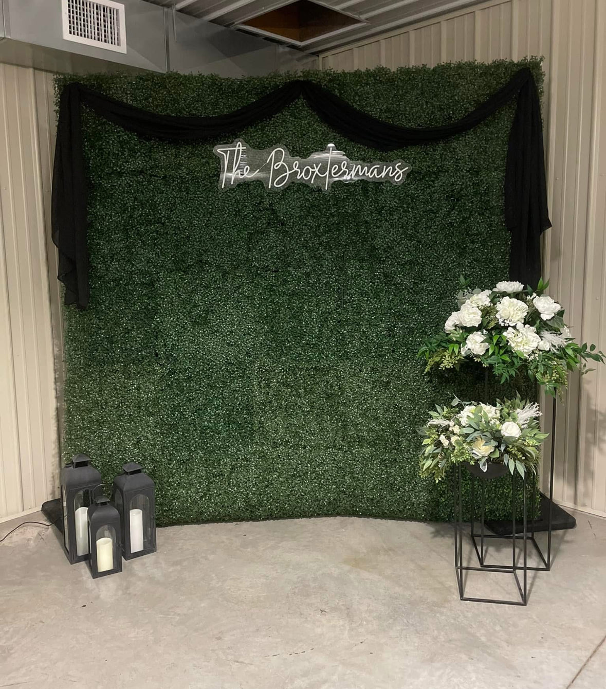 BOXWOOD GREENERY BACKDROP