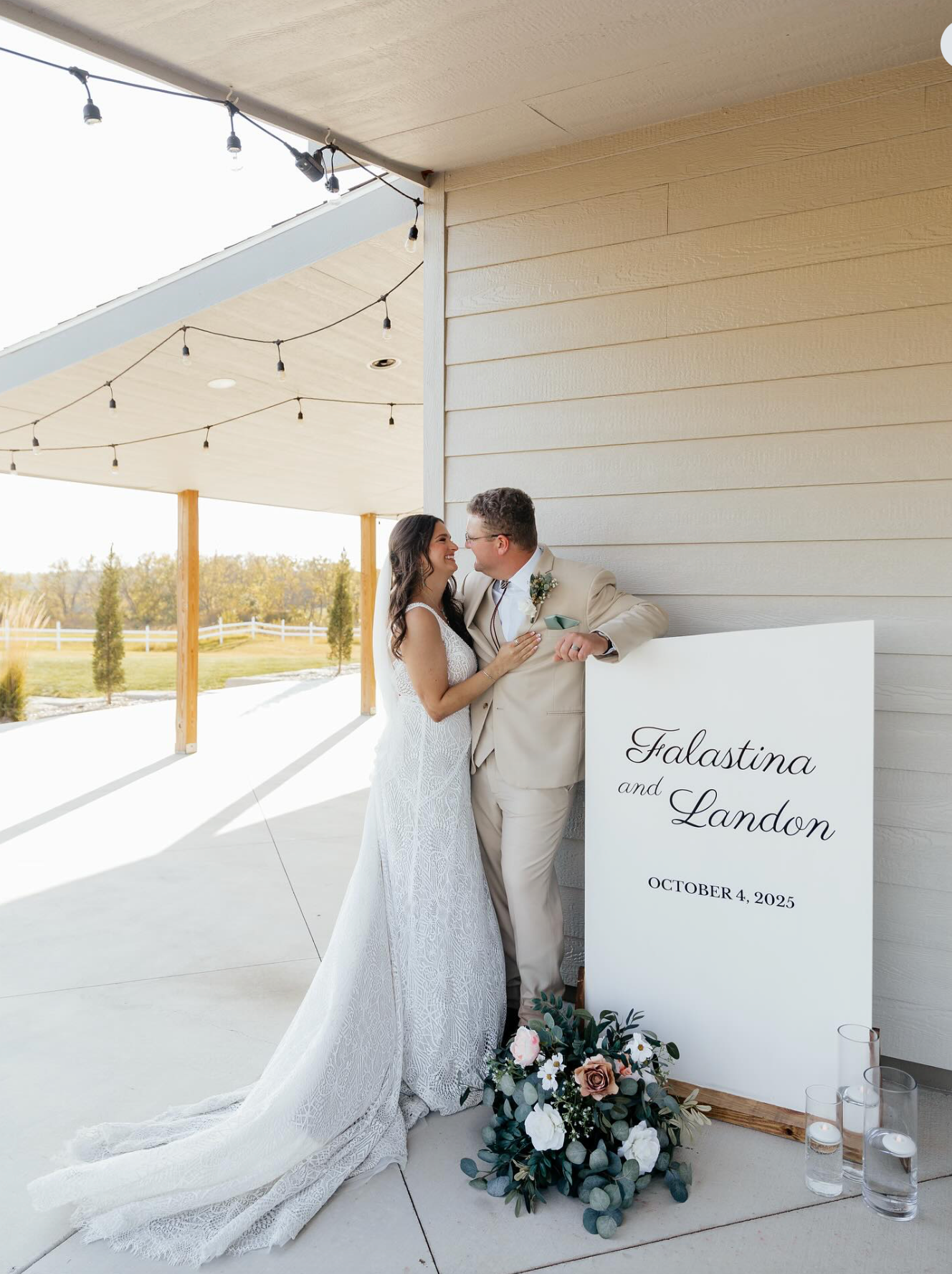 WELCOME SIGN - SLANTED TOP